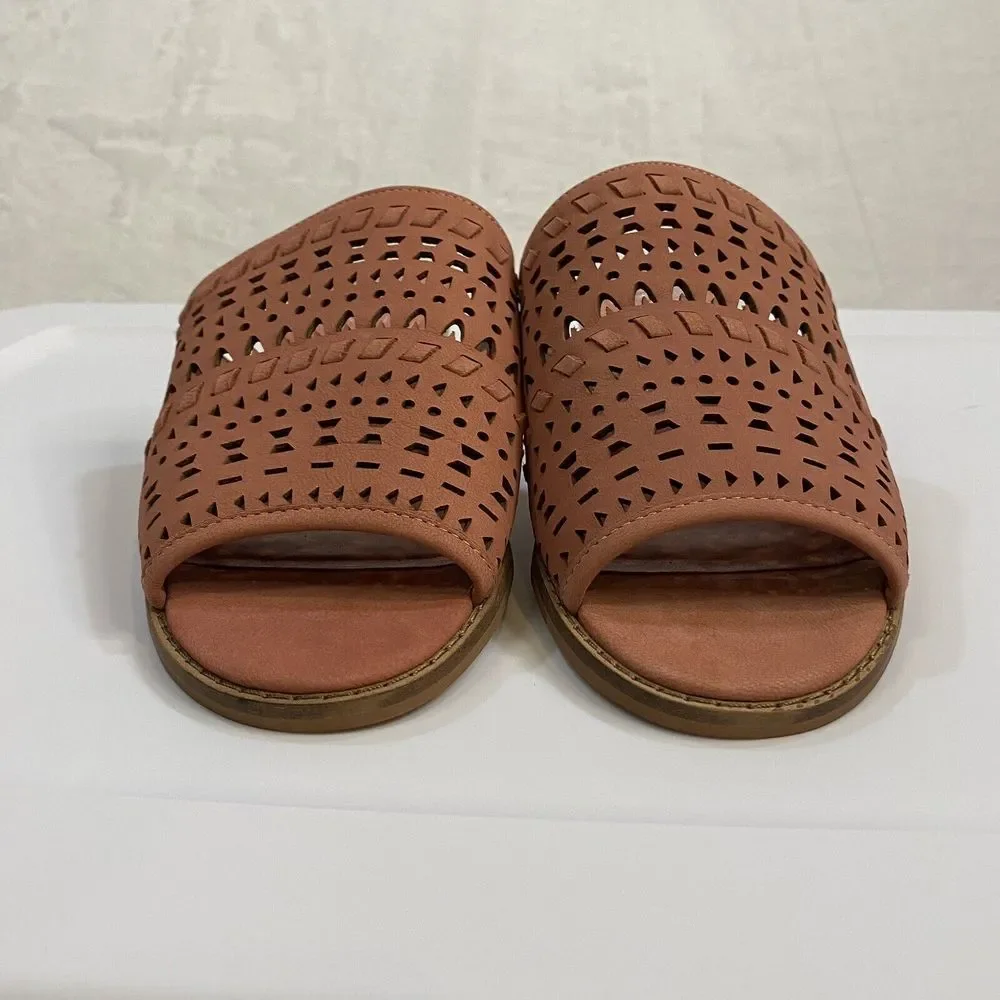 Vince‎ Camuto Leather Wedge Slide Wide Sandals Sushi 8 Wide NWOT